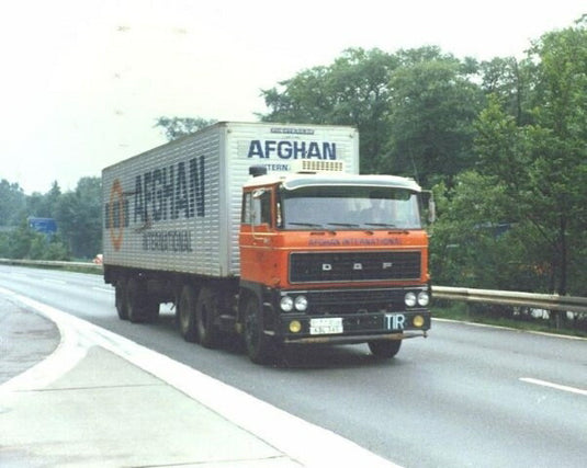 【予約】2020年1-3月以降発売予定Afghan DAF 2800 6x4 with box セミトレーラートラック/建設機械模型 工事車両 TEKNO 1/50 ミニチュア