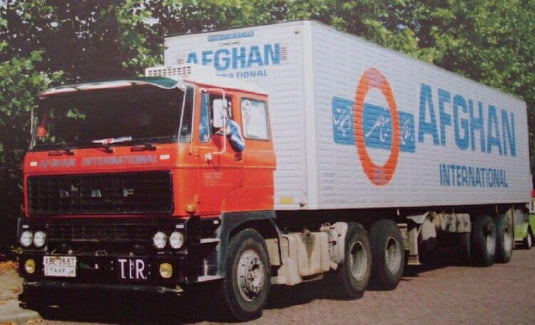 【予約】2020年1-3月以降発売予定Afghan DAF 2800 6x4 with box セミトレーラートラック/建設機械模型 工事車両 TEKNO 1/50 ミニチュア