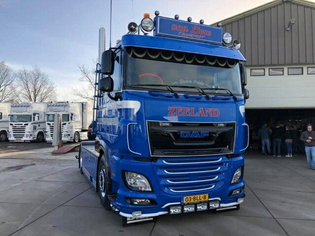 ギャラリービューアに画像をロードする, 【予約】2020年4-6月以降発売予定DAF XF Euro 6 Comfort Cab 4x2 トラック トラクタヘッド /建設機械模型 工事車両 Tekno 1/50 ミニチュア