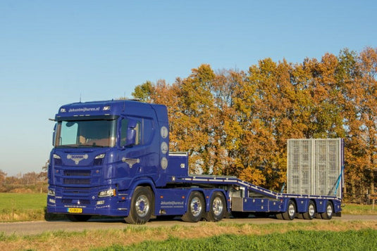 【予約】12月以降発売予定Scania Next Gen GRRR-V8 R-serie met -assige dieplader. Speciale onderdelen: achterwand, slangenrek, oprijplaten en zijafscherming. TEKNO 1/50 建設機械 模型ミニカー  はたらく車重機 トラック トレーラー
