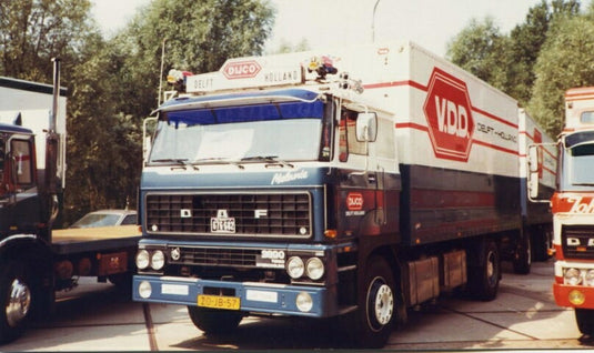 【予約】2021年2月以降発売予定Dijco DAF 2800 motorwagen met schemel aanhanger (