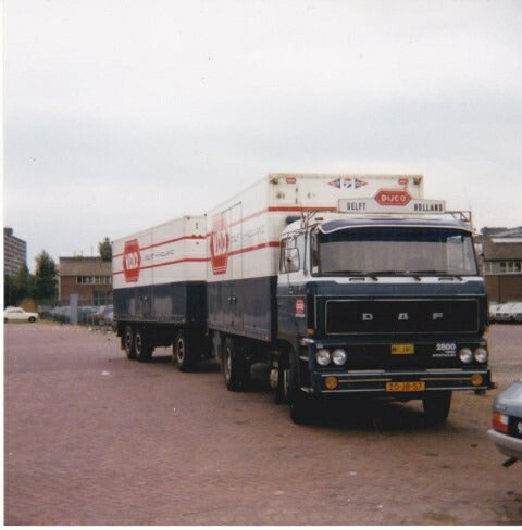 【予約】2021年2月以降発売予定Dijco DAF 2800 motorwagen met schemel aanhanger (