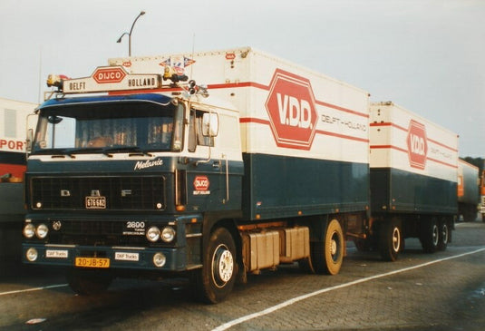 【予約】2021年2月以降発売予定Dijco DAF 2800 motorwagen met schemel aanhanger (#9 van Bloemen & Groente collectie) トラック/TEKNO 1/50 建設機械 模型ミニカー  はたらく車 重機