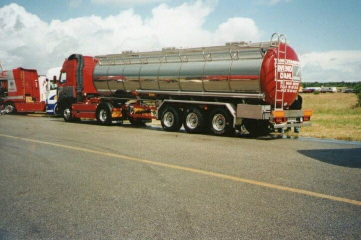ギャラリービューアに画像をロードする, 【予約】2021年1月-3月以降発売予定Svend Dahl Scania 3-serie Streamline met zwanenhals tankoplegger