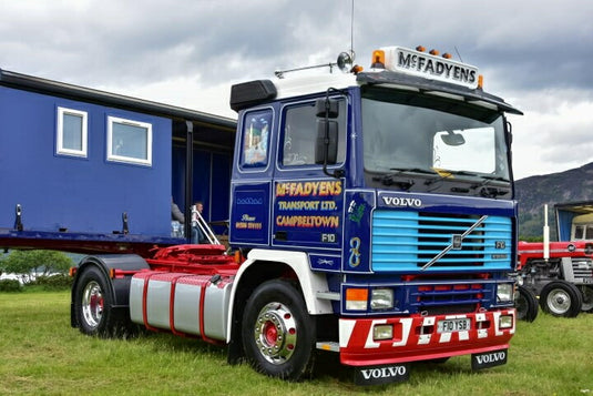 【予約】10-12月以降発売予定Mc Fadyens Volvo F12 met 3-assige schuifzeil oplegger verpakt in luxe Giftbox トラック /Tekno  建設機械模型 工事車両 1/50 ミニカー