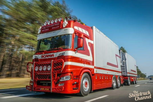 【予約】12月以降発売予定G & J Leeuwen, van Scania Next Gen R580 Highline motorwagen aanhanger met (geheel nieuw) ontwikkelde zamac open bakken - Mooiste Truck van Nederland 2021 トラック /建設機械模型 工事車両 TEKNO 1/50 ミニチュア
