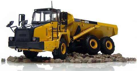 Komatsuコマツ HM250 Articulated ダンプトラック UniversalHobbiesユニバーサルホビー 建設機械模型 工事車両 1/50 ミニチュア
