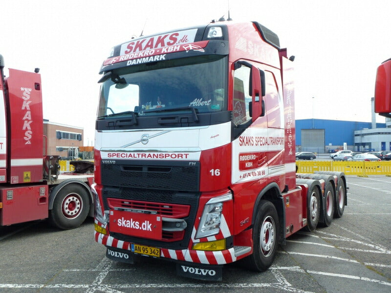 ギャラリービューアに画像をロードする, 【予約】2018年1-3月以降発売予定Skaks Specialtransport Volvo FH4 Globetrotter Nooteboomノーテブーム Mega Windmill トレーラー (3 + 7軸)トレーラー 建設機械模型 工事車両 WSI 1/50 ミニチュア