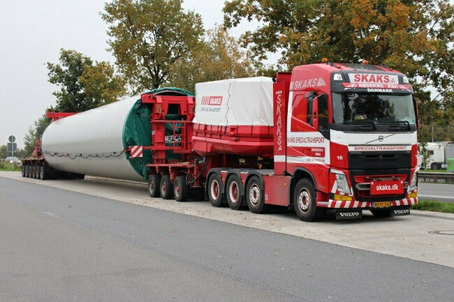 ギャラリービューアに画像をロードする, 【予約】2018年1-3月以降発売予定Skaks Specialtransport Volvo FH4 Globetrotter Nooteboomノーテブーム Mega Windmill トレーラー (3 + 7軸)トレーラー 建設機械模型 工事車両 WSI 1/50 ミニチュア
