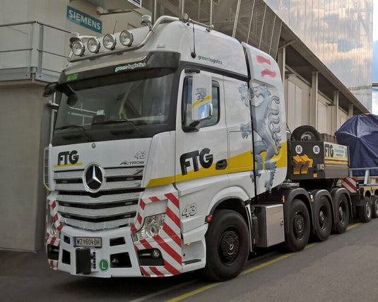 【予約】2018年1-3月以降発売予定FTG - Felber Transport GesmbH Mercedes-Benz Actros Giga Space Nooteboomノーテブーム 4軸 EURO-PX + 2軸 ICPトレーラー  建設機械模型 工事車両 WSI 1/50 ミニチュア