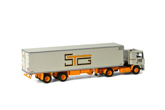 STG Autier VOLVO F10 4x2 リーファートレーラー CLASSIC - 2軸トラック /建設機械模型 工事車両 WSI 1/50 ミニチュア