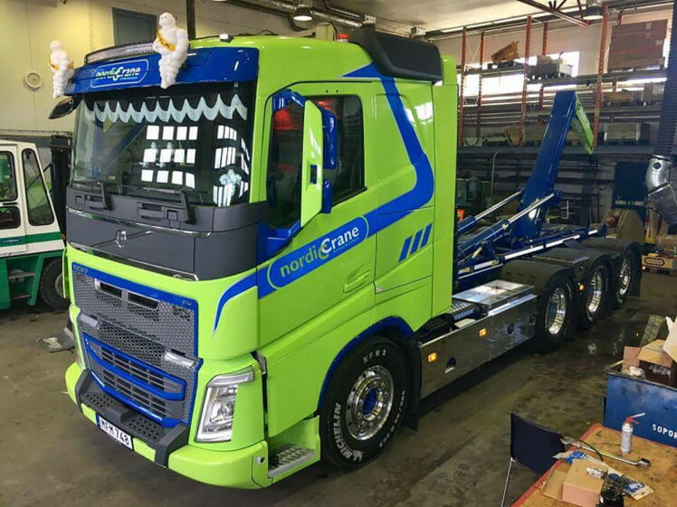 ギャラリービューアに画像をロードする, 【予約】2019年1-3月以降発売予定Nordic Crane VOLVO FH4 SLEEPER CAB 8x4 HOOKLIFT SYSTEM + HOOKLIFT CONTAINER 15M3トラック /建設機械模型 工事車両 WSI 1/50 ミニチュア