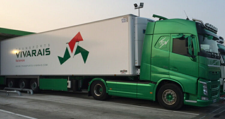 ギャラリービューアに画像をロードする, 【予約】4-6月以降発売予定Vivarais VOLVO FH4 GLOBETROTTER 4x2 リーファートレーラー 3軸トラック/建設機械模型 工事車両 WSI 1/50 ミニチュア