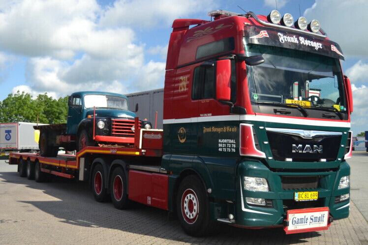 ギャラリービューアに画像をロードする, 【予約】4-6月以降発売予定MAN TGX XXL EURO 6 6X2 TAG AXLE SEMI LOWLOADER 3軸 トラック WSI 1/50 建設機械 模型ミニカー はたらく車重機