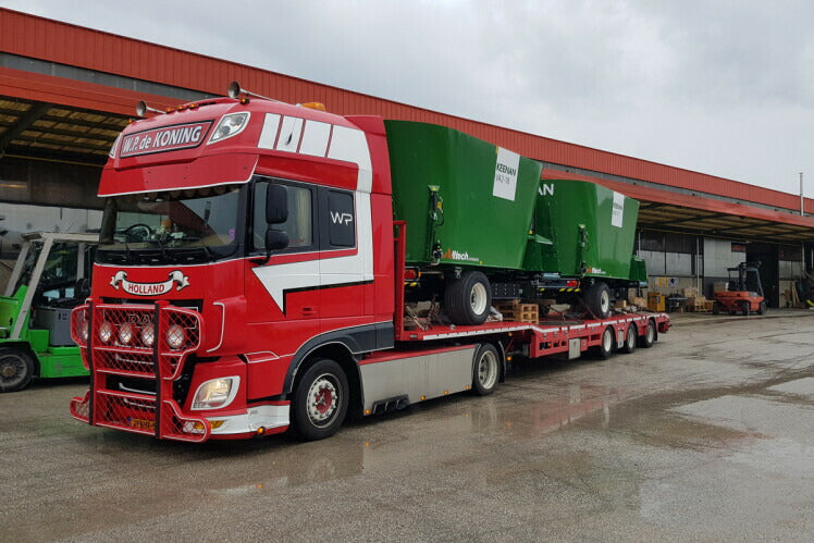 ギャラリービューアに画像をロードする, 【予約】2021年2月以降発売予定W.P. de Koning DAF XF SUPER SPACE CAB 4X2 MEGATRAILER FLATBED 3軸 トラック/WSI 1/50 建設機械 模型ミニカー はたらく車 重機
