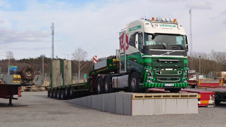 ギャラリービューアに画像をロードする, 【予約】2021年2月以降発売予定Westdijk Se VOLVO FH4 GLOBETROTTER 6X4 SEMI LOW LOADER RAMPS 6軸 トレーラー/WSI 1/50 建設機械 模型ミニカー はたらく車 重機