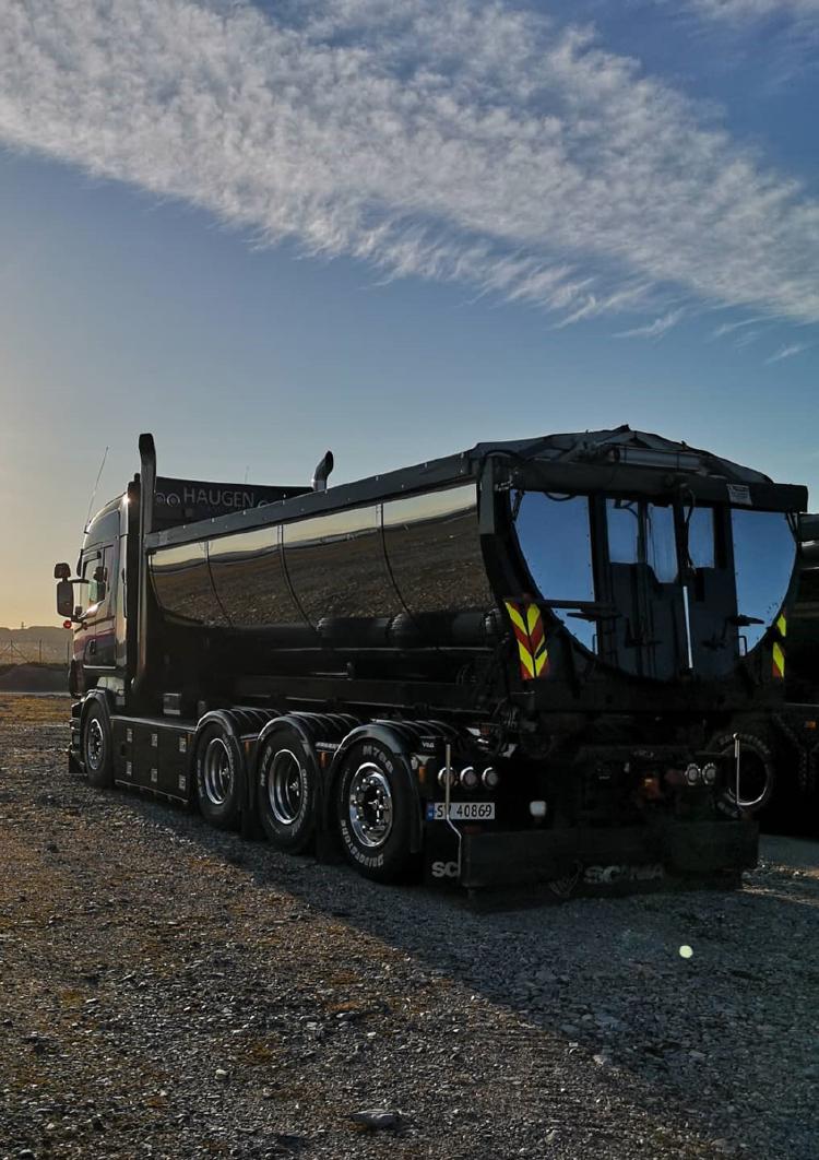 ギャラリービューアに画像をロードする, 【予約】8-10月以降発売予定Haugen; SCANIA R6 HIGHLINE 8X4 RIGED TRUCK HOOKLIFT SYSTEM + HOOKLIFT CONTAINER APHALT トラック /WSI 建設機械模型 工事車両 1/50