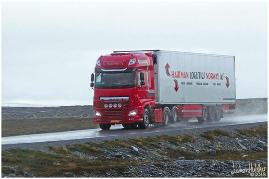 【予約】8-10月以降発売予定Hartman Expeditie; DAF XF SUPER SPACE CAB MY2017 6X2 TAG AXLE リーファートレーラー - 3軸 トラック /WSI 建設機械模型 工事車両 1/50