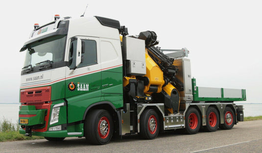 【予約】10-12月以降発売予定KONINKLIJKE SAAN; VOLVO FH4 GLOBETROTTER 10X4 TAG AXLE WITH PALFINGER 165002 + JIB AND BALLASTBOX WITH HITCH /WSI トラック 1/50 建設機械模型 ミニチュア ミニカー