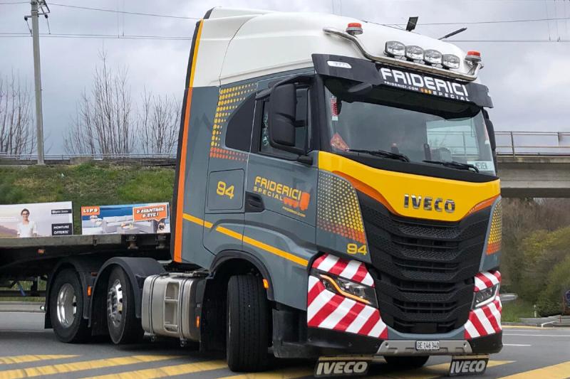 IVECO S-WAY WSI 1/50 建設機械模型 ローローダー – ラストホビー