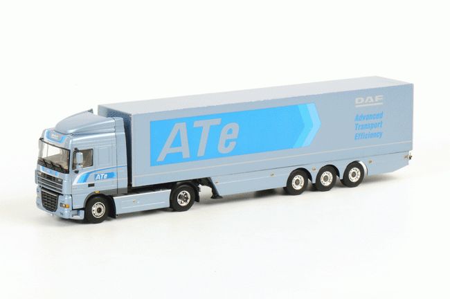 ギャラリービューアに画像をロードする, DAF DAF XF 105 Space Cab Box トレーラー3軸 /WSI 建設機械模型 1/50