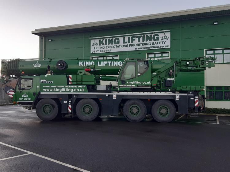 ギャラリービューアに画像をロードする, 【予約】8-10月以降発売予定King Lifting LIEBHERRリープヘル LTM 1090-4.2 モバイルクレーン/WSI 建設機械模型 工事車両 1/50
