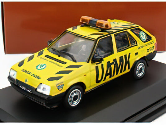 SKODA FORMAN SW STATION WAGON UAMK 1993 YELLOW/ABREX 1/43ミニカー