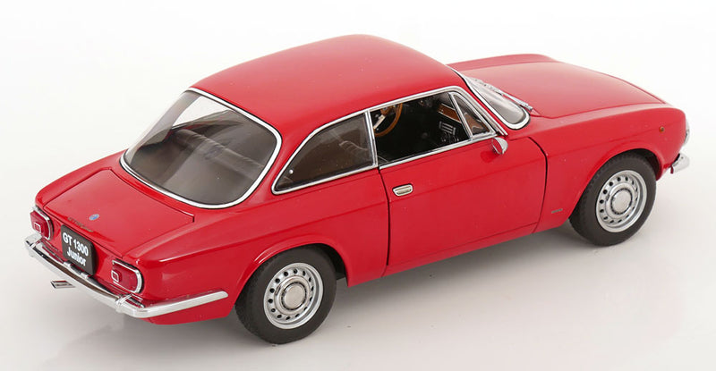 ギャラリービューアに画像をロードする, Alfa Romeo GT 1300 Junior 1971/ AUTOart 1/18 ミニカー
