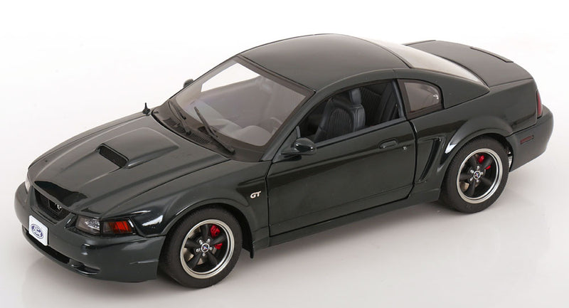 ギャラリービューアに画像をロードする, Ford Bullit Mustang GT 2001/ AUTOart 1/18 ミニカー
