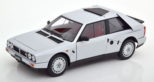 Lancia デルタS4 1985/ AUTOart 1/18 ミニカー