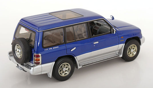 Mitsubishi Pajero LWB 左ハンドル 1998/ AUTOart 1/18 ミニカー