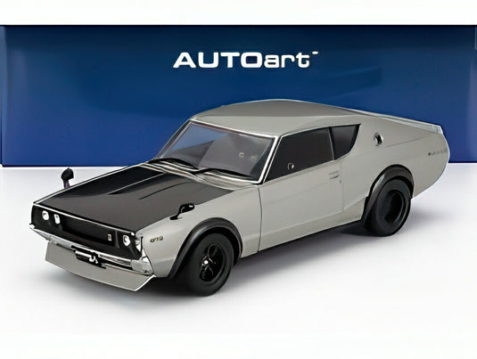 NISSAN スカイライン 2000 GT-R (KPGC110) チューンドバージョン クーペ 1973 シルバーブラック/ AUTOart 1/18 ミニカー