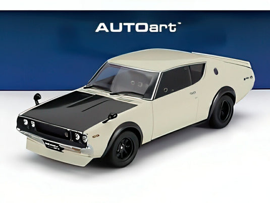 NISSAN スカイライン 2000 GT-R (KPGC110) チューンドバージョン クーペ 1973 ホワイトブラック/ AUTOart 1/18 ミニカー