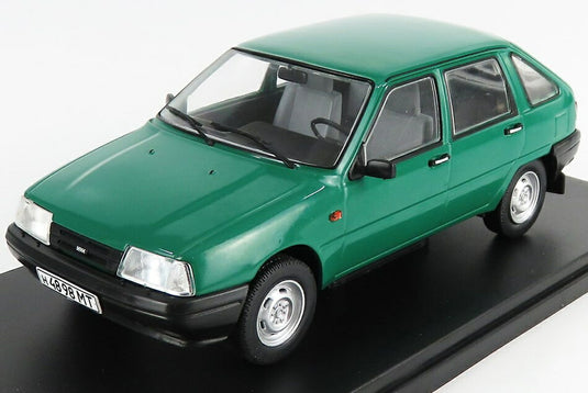 IZHイッシュ 2126 オルビータ 1990 ダメージブリスターボックス グリーン EAST-LEGENDARY-CARS-HACHETTE / EDICOLA 1/24 ミニカー