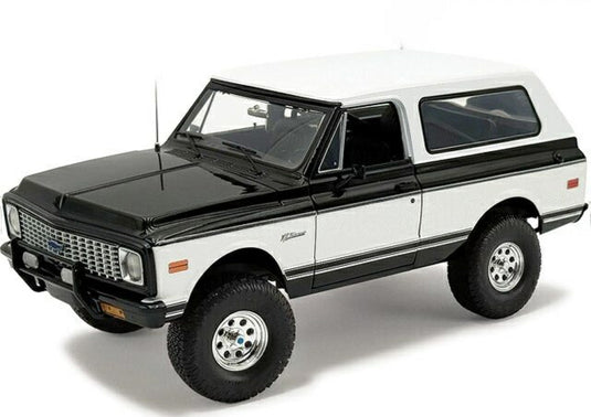 【予約】2026年発売予定CHEVROLET BLAZER K5 OFFROAD HARDTOP 1971 ブラックホワイト/ ACME 1/18 ミニカー