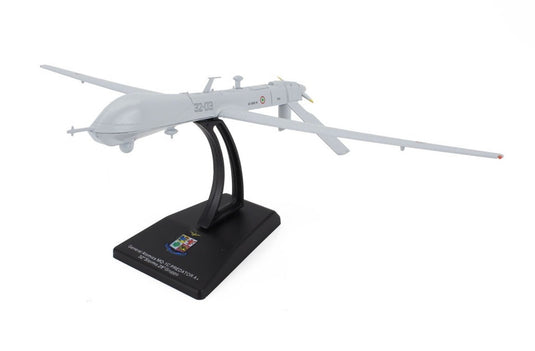 General Atomicsジェネラルアトミクス MQ 1C PREDATOR A+ 32th STORMO シルバー AERONAUTICA-MILITARE-ITALIANA-COLLECTION-AEREO / EDICOLA 1/100 ミニカ