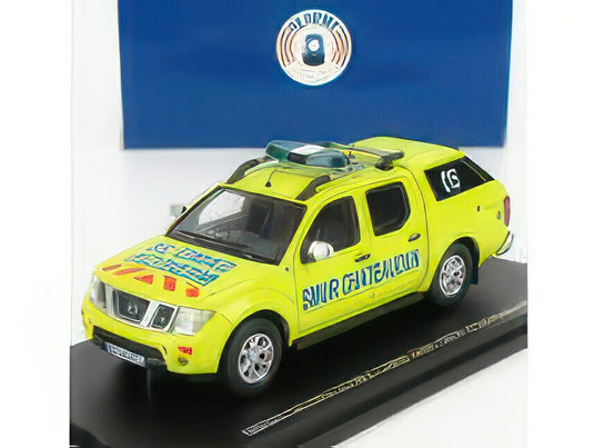 NISSAN NAVARA DOUBLE CABINE PICKUP CLOSED SAMU 28 SMUR MEDECIN CHATEAUDUN AMBULANCE 2011 YELLOW/ALARME 1/43ミニカー