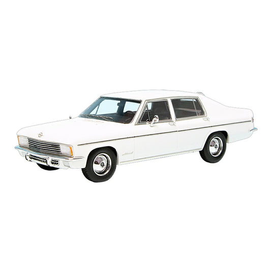 Opelオペル Admiral B Hatchback Sedan Vogt Camera Car 1972 Germany ZDF 166台限定 / AutoCult 1/43