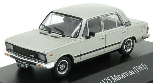 Fiatフィアット 125 Mirafioriミラフィオーリ 1981 シルバー / EDICOLA 1/43 ミニカー