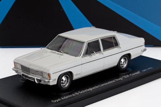 OPELオペル ADMIRAL アドミラル B ハッチバック リムジン ドイツ 1972 ホワイト 333台限定 / Avenue 43 1/43 ミニカー