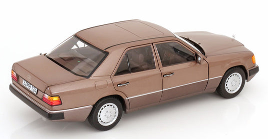 Mercedes 230E W124 セダン 1989 1993 Mercedes特注モデル ライトブラウンメタリック/ Norev 1/18 ミニカー