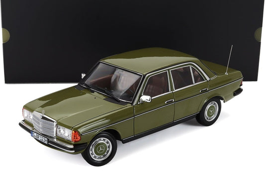 MERCEDES BENZ Eクラス 200 (W123) 1976 グリーン / Norev 1/18 ミニカー
