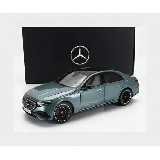 Mercedes Benz E Class (W214) Amg Line 2024 ベリーライトグリーン Met B66961118/ Norev 1/18 ミニカー