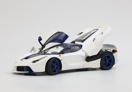 【予約】Ferrari LaFerrari 2012 オープンダイキャスト ポリフォームベース ビアンコバードケージ カーボンブルー/ BBR 1/18 ミニカー