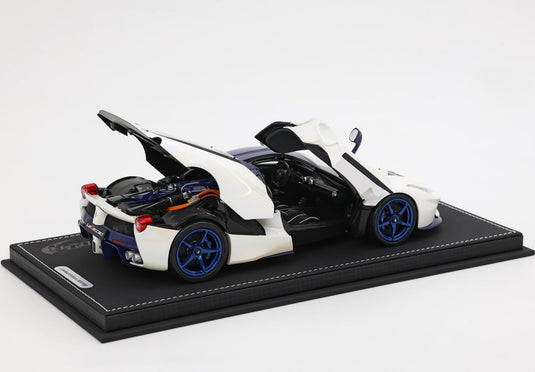 【予約】Ferrari LaFerrari 2012 オープンダイキャスト スペシャルパック ホワイトバードケージ カーボンブルー ディスプレイケース付属/ BBR 1/18 155台限定ミニカー