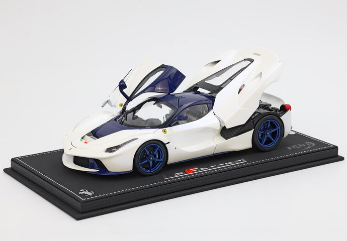 【予約】Ferrari LaFerrari 2012 オープンダイキャスト スペシャルパック ホワイトバードケージ カーボンブルー ディスプレイケース付属/ BBR 1/18 155台限定ミニカー