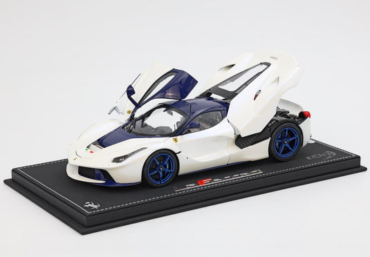 【予約】Ferrari LaFerrari 2012 オープンダイキャスト スペシャルパック ホワイトバードケージ カーボンブルー ディスプレイケース付属/ BBR 1/18 155台限定ミニカー