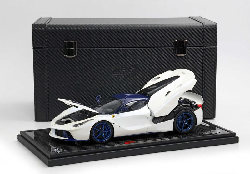 ギャラリービューアに画像をロードする, 【予約】Ferrariフェラーリ LaFerrari 2012 open diecast Bianco Birdcage Carbon blu 限定20台 / BBR 1/18 ミニカー

