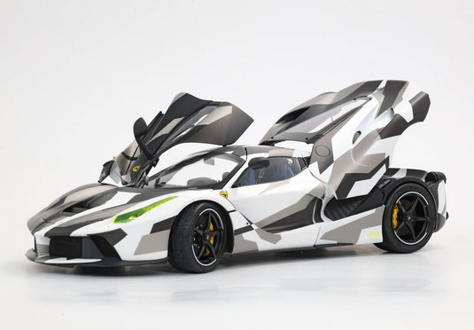 【予約】Ferrari LaFerrari 2012 オープンダイキャスト スペシャルパック カモフラージュ ディスプレイケース付属/ BBR 1/18 140台限定ミニカー