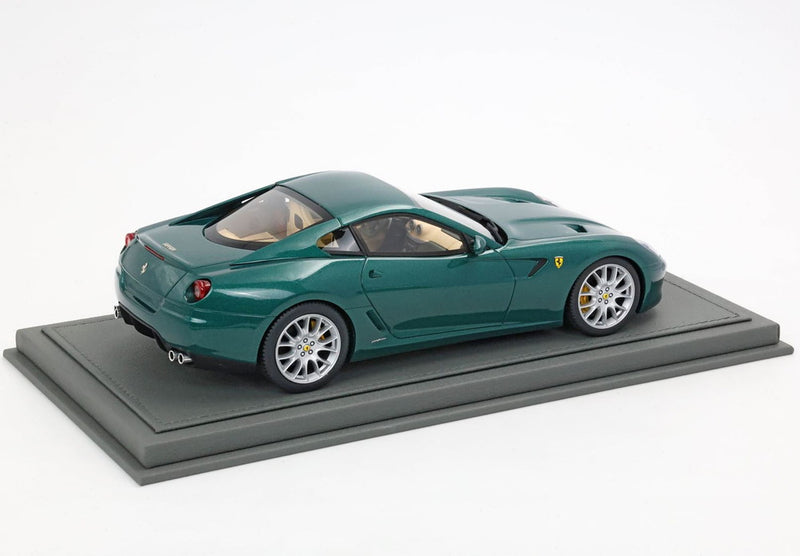 ギャラリービューアに画像をロードする, 【予約】Ferrari 599 GTB Fiorano 2006 テーラーメイド Made In Italy ワンオフ ヴェルデピノ グリーン＆クリームインテリア/ BBR 1/18 72台限定ミニカー
